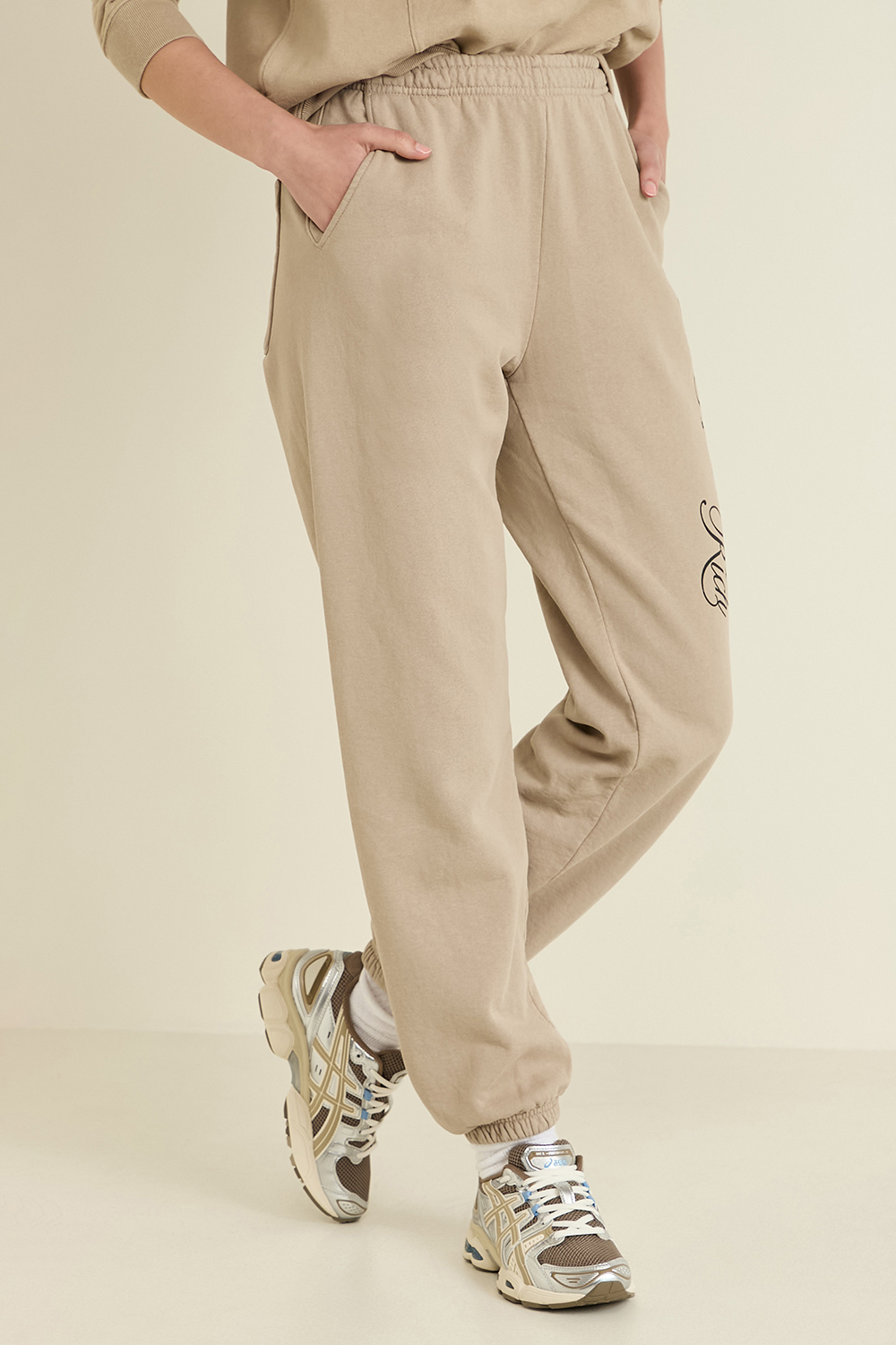 תמונת כל הלוק של נעלי ריצה ג'ל נימבוס 9 ASICS